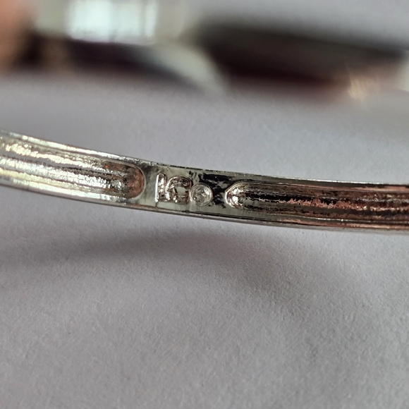 Liz Claiborne hoop earrings silver tone metal hoops big large classic LC - Picture 6 of 10